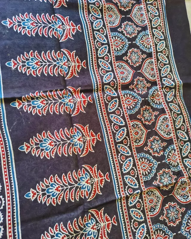 Ajrakh Block Print 120s Mul Cotton Saree - Black Medallion