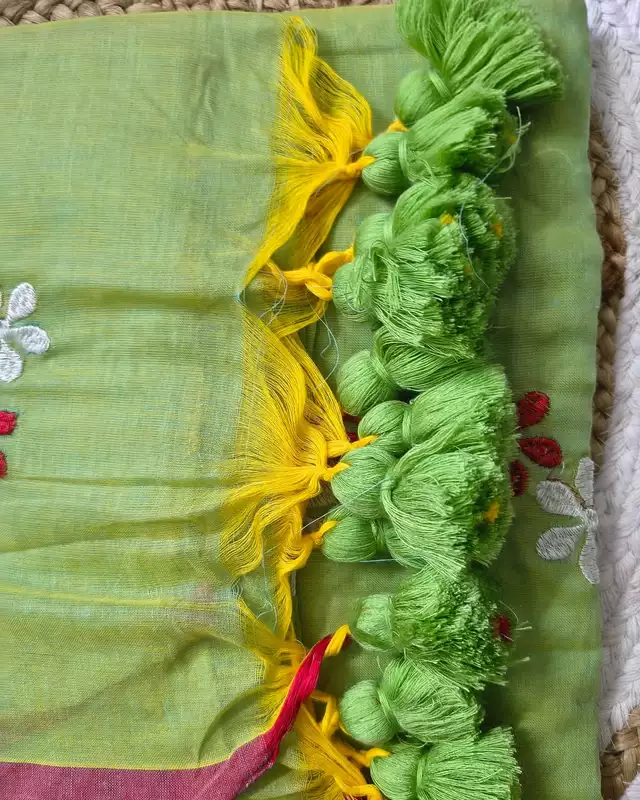 Mul Cotton Handloom Saree Flower Embroidery - Pista Green