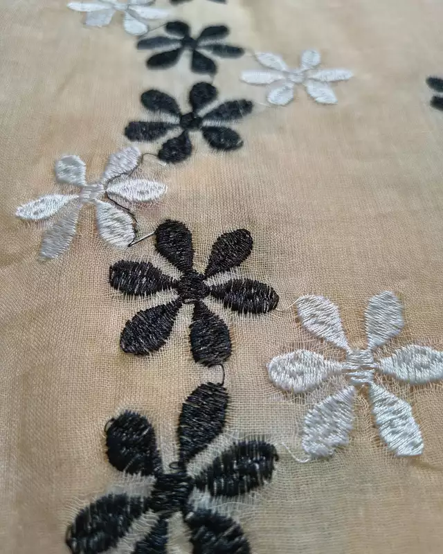 Mul Cotton Handloom Saree Flower Embroidery - Peach