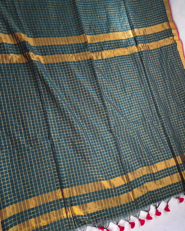Mul Cotton Zari Checks Handloom Saree with contrast border - Bottle Green
