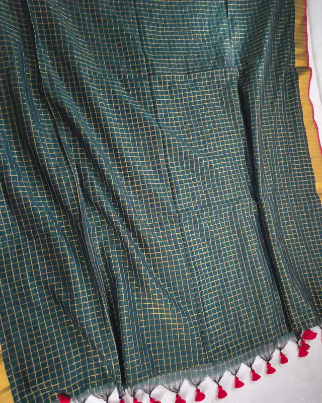 Mul Cotton Zari Checks Handloom Saree with contrast border - Bottle Green