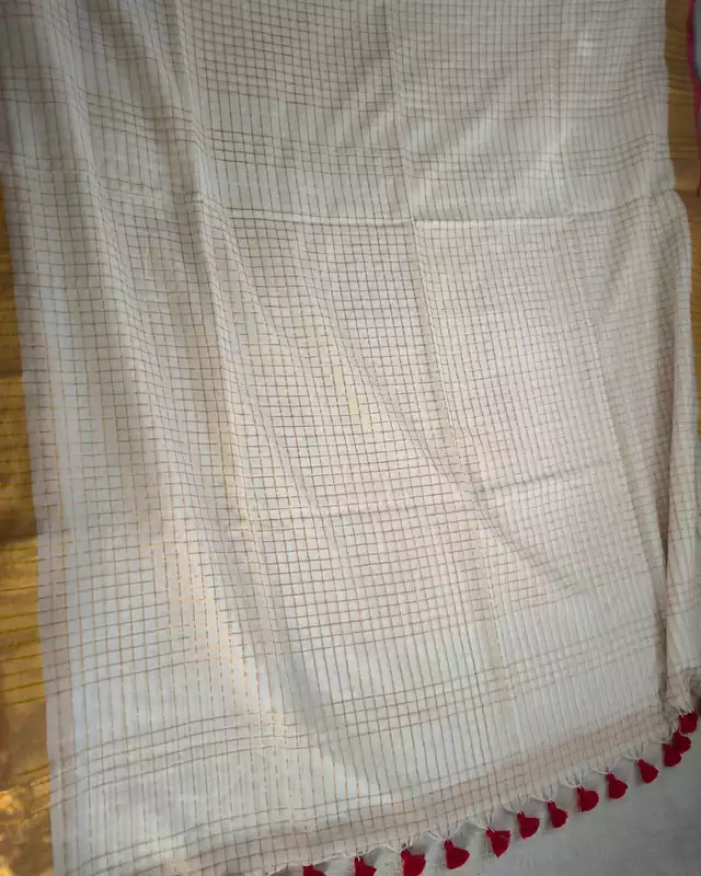 Mul Cotton Zari Checks Handloom Saree with contrast border - White