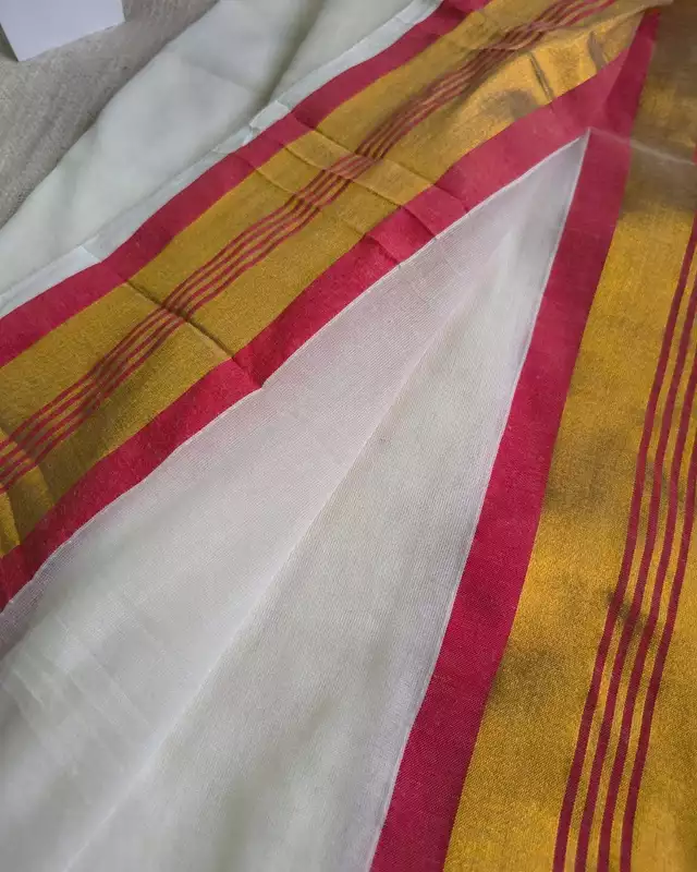 Mul Cotton Handloom Saree - White & Red
