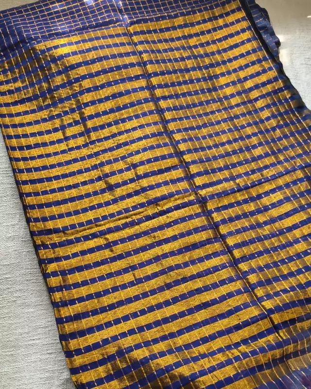 Mul Cotton Zari Checks Handloom Saree - Navy Blue
