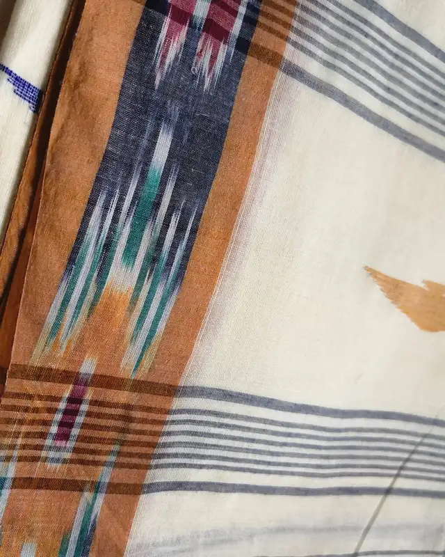 Pure Cotton Handloom Saree - Ikkat - Beige