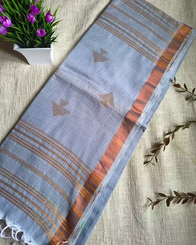 Pure Cotton Handloom Saree with Copper Zari weaving - Light Grey