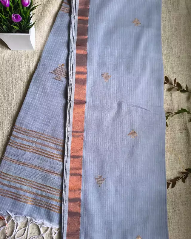 Pure Cotton Handloom Saree with Copper Zari weaving - Light Grey