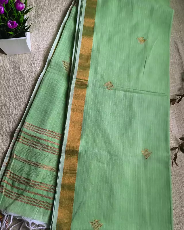 Pure Cotton Handloom Saree with Copper Zari weaving - Light Green