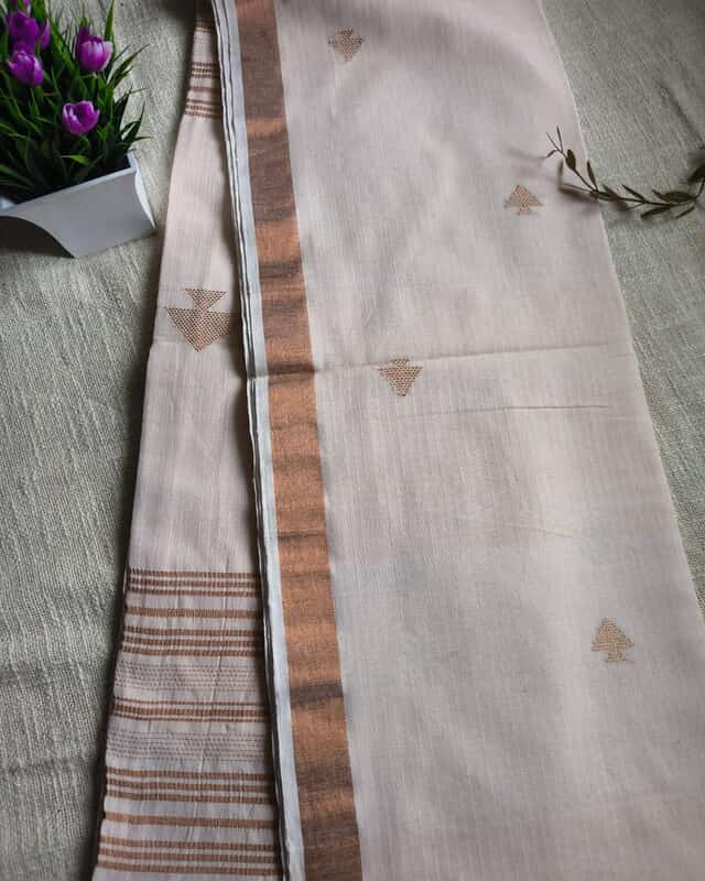 Pure Cotton Handloom Saree with Copper Zari weaving - Off White