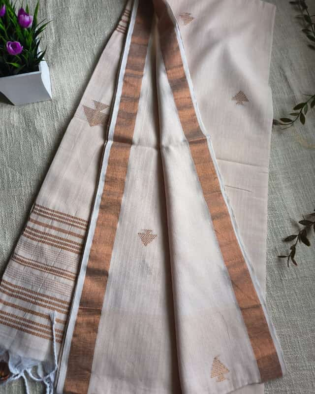 Pure Cotton Handloom Saree with Copper Zari weaving - Off White