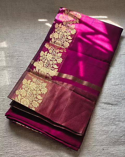 Maheshwari Silk Cotton Saree with Golden Floral Border - Rani Pink