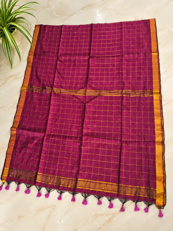 Traditional Big Checks Mul cotton with tassels - Magenta